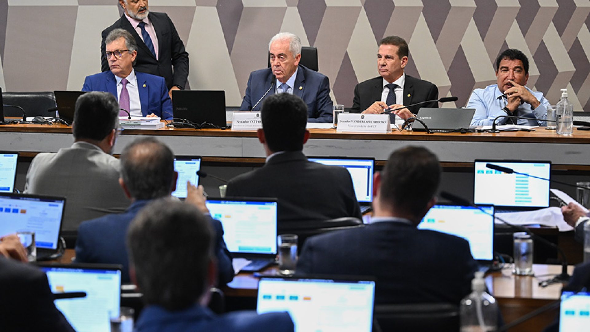 De aborto a maioridade penal, CCJ reúne 70 matérias prontas para pauta — Senado Notícias