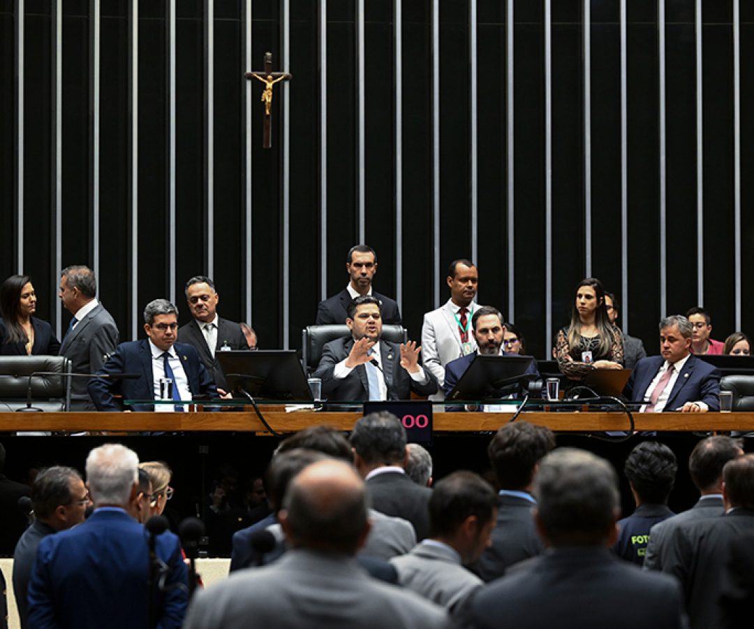 Parlamentares aprovam R$ 6 bi para renovação da frota nacional de caminhões — Senado Notícias
