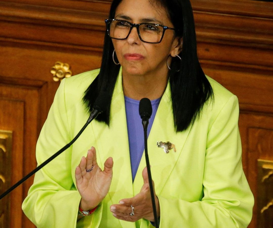 “Basta de ordens de Washington”, diz presidente interina da Venezuela