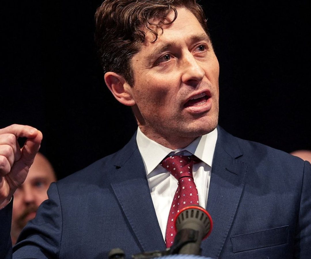 Prefeito de Minneapolis anuncia saída de agentes do ICE da cidade