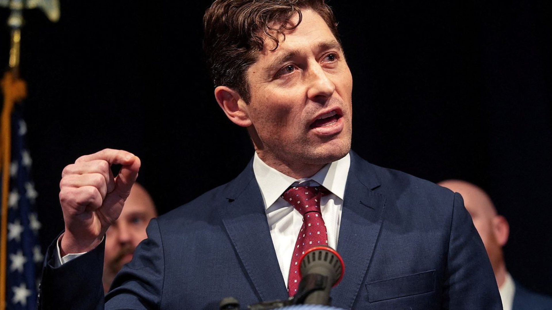 Prefeito de Minneapolis anuncia saída de agentes do ICE da cidade