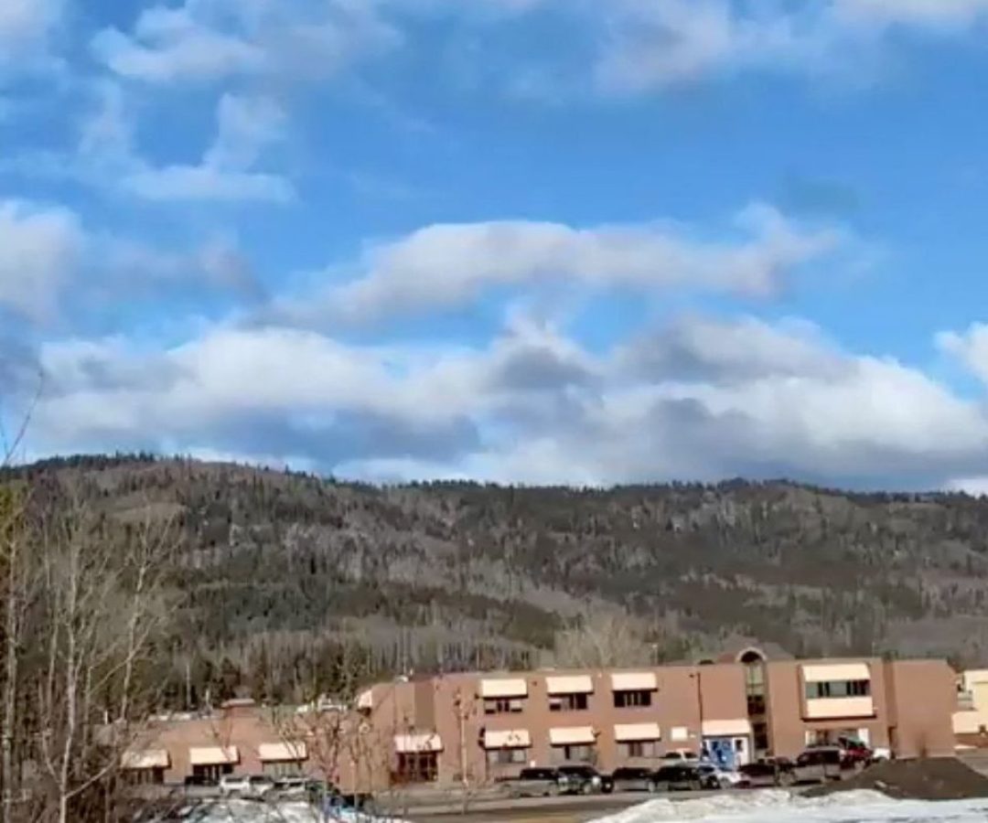 Ataque a tiros em escola no Canadá deixa 10 mortos