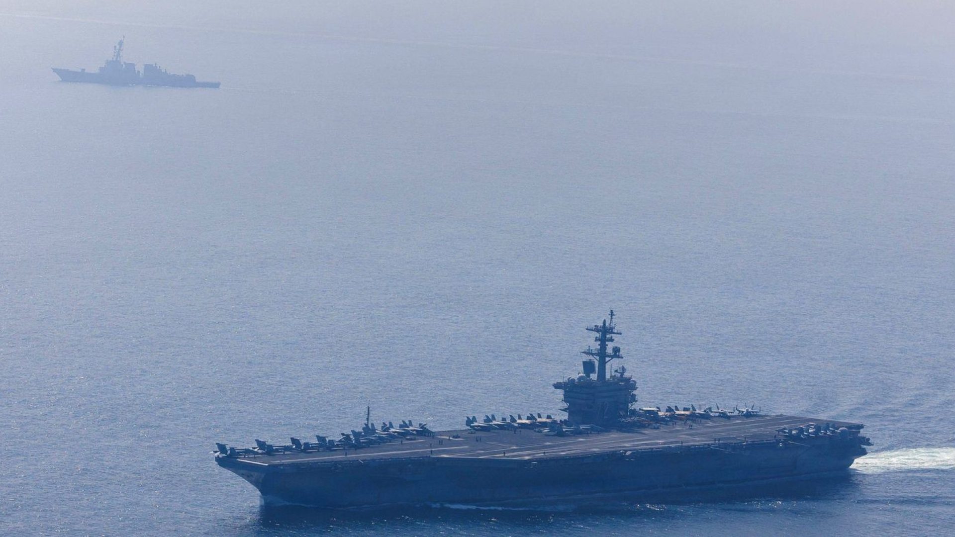 EUA nega que mísseis do Irã atingiram porta-aviões Abraham Lincoln