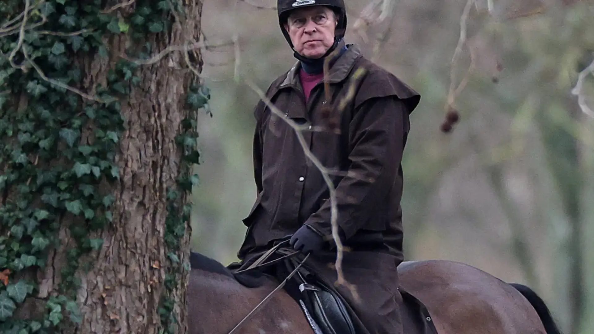 Caso Epstein: ex-príncipe Andrew é detido por suspeitas de má conduta