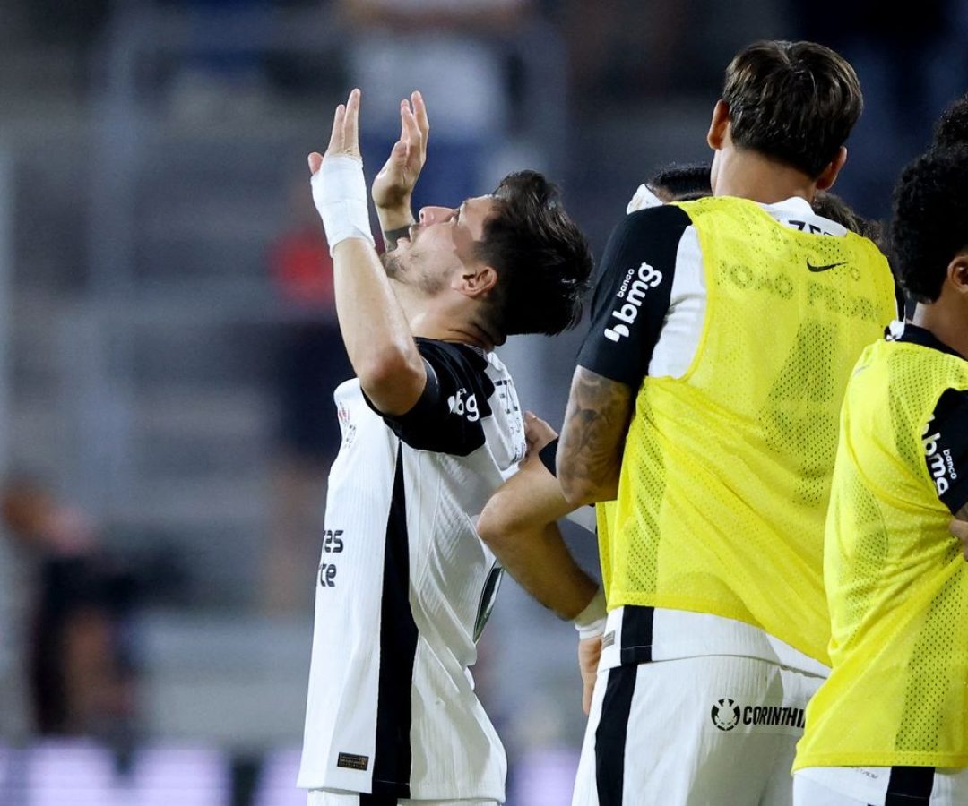 Corinthians é eficiente e derrota Athletico na Arena da Baixada