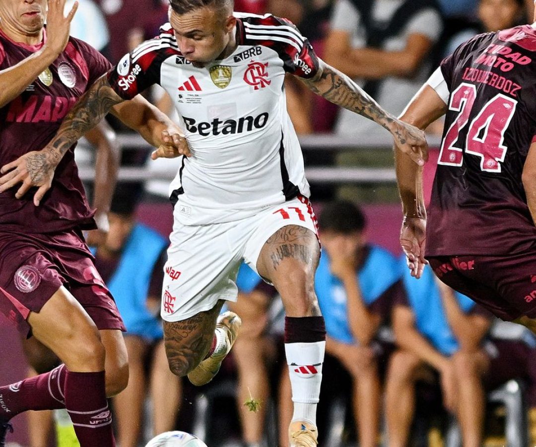 Flamengo joga mal e inicia Recopa Sul-Americana com derrota