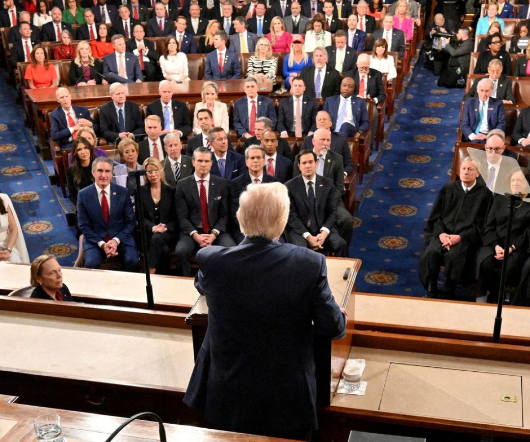 Trump proclama "era de ouro" em discurso sobre estado da União