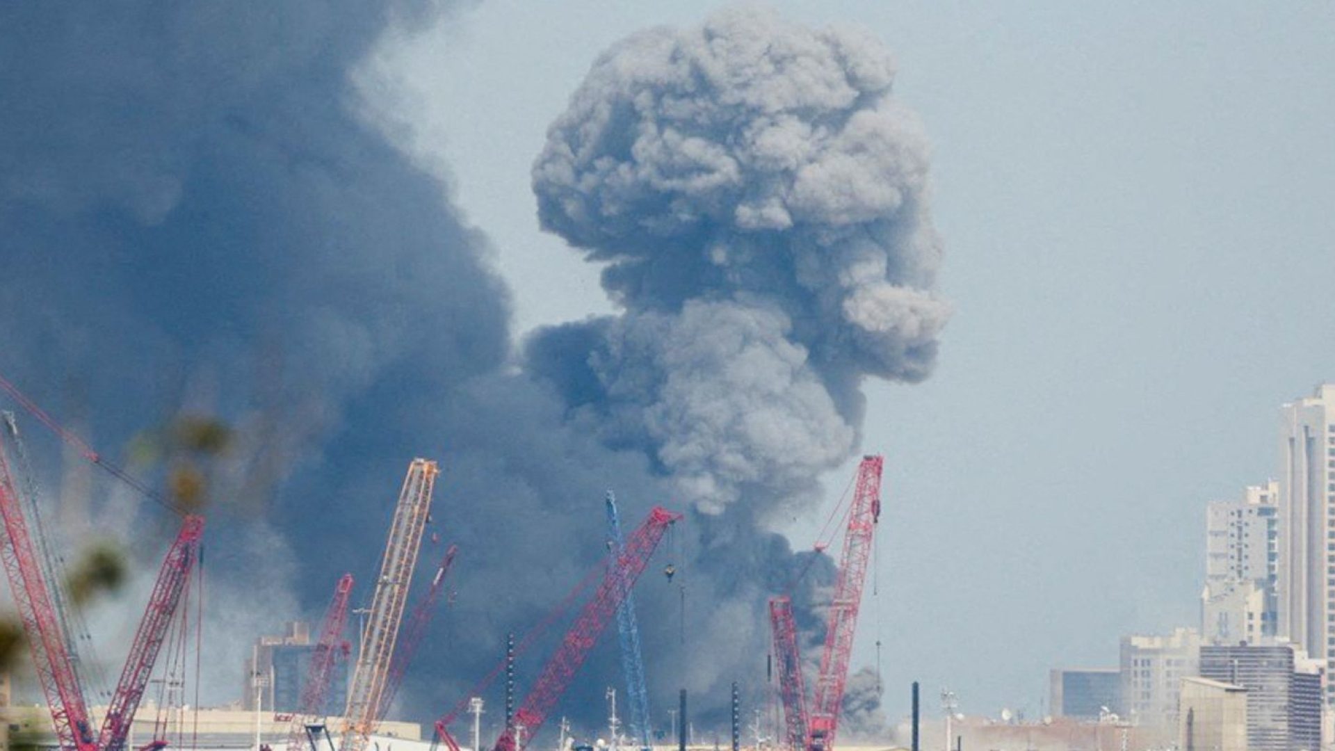 Israel e EUA atacam Irã