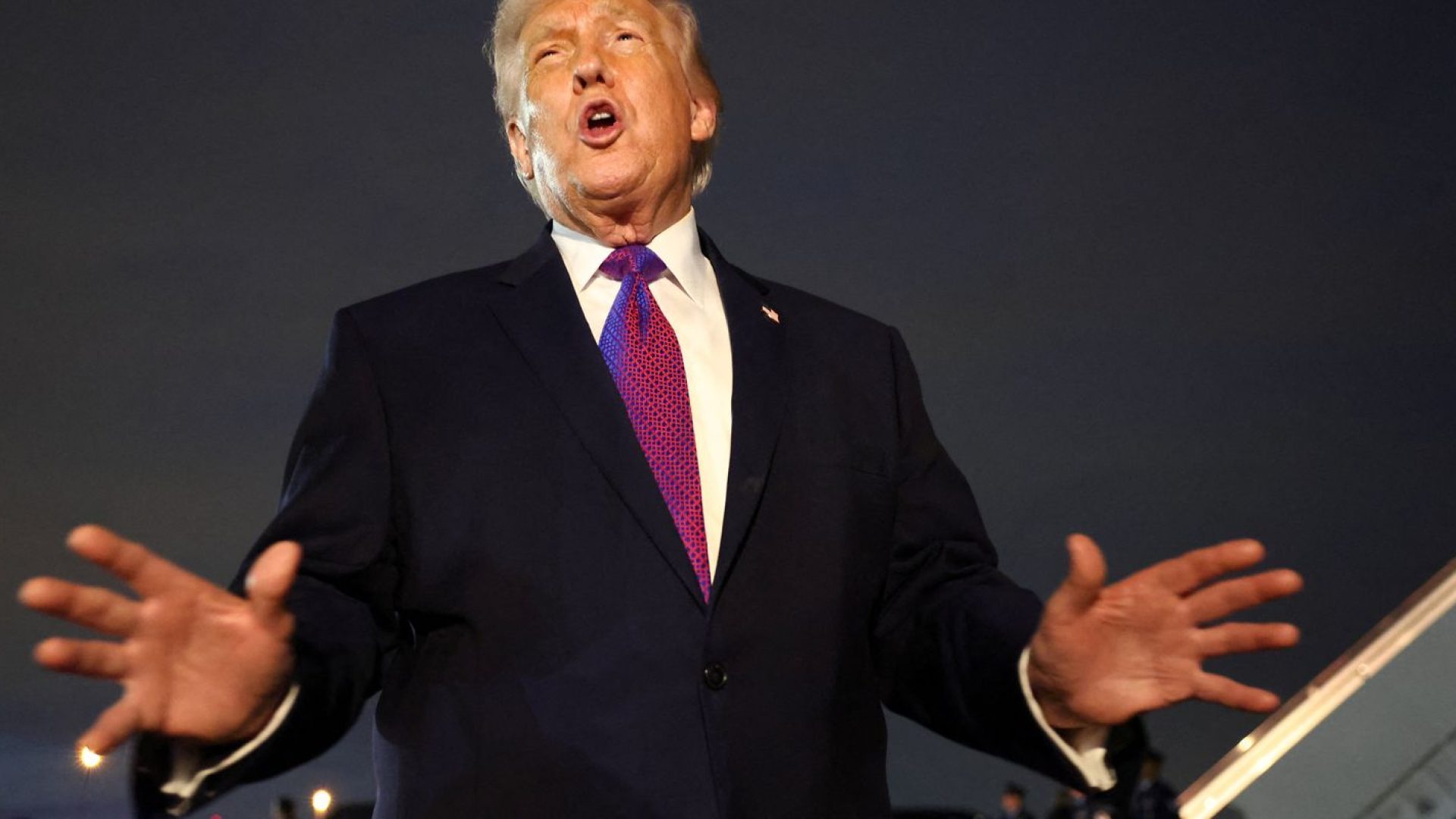 Trump diz que pode fazer com Cuba "qualquer coisa que quiser"