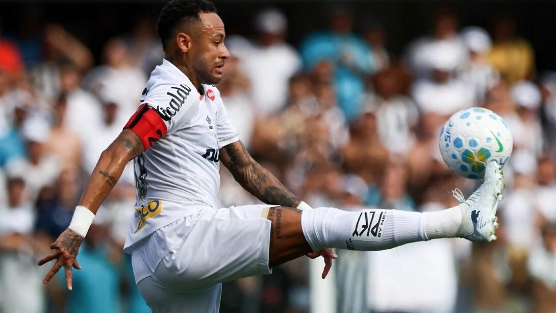 Neymar passa em branco e Memphis quebra jejum no empate entre Santos e Corinthians