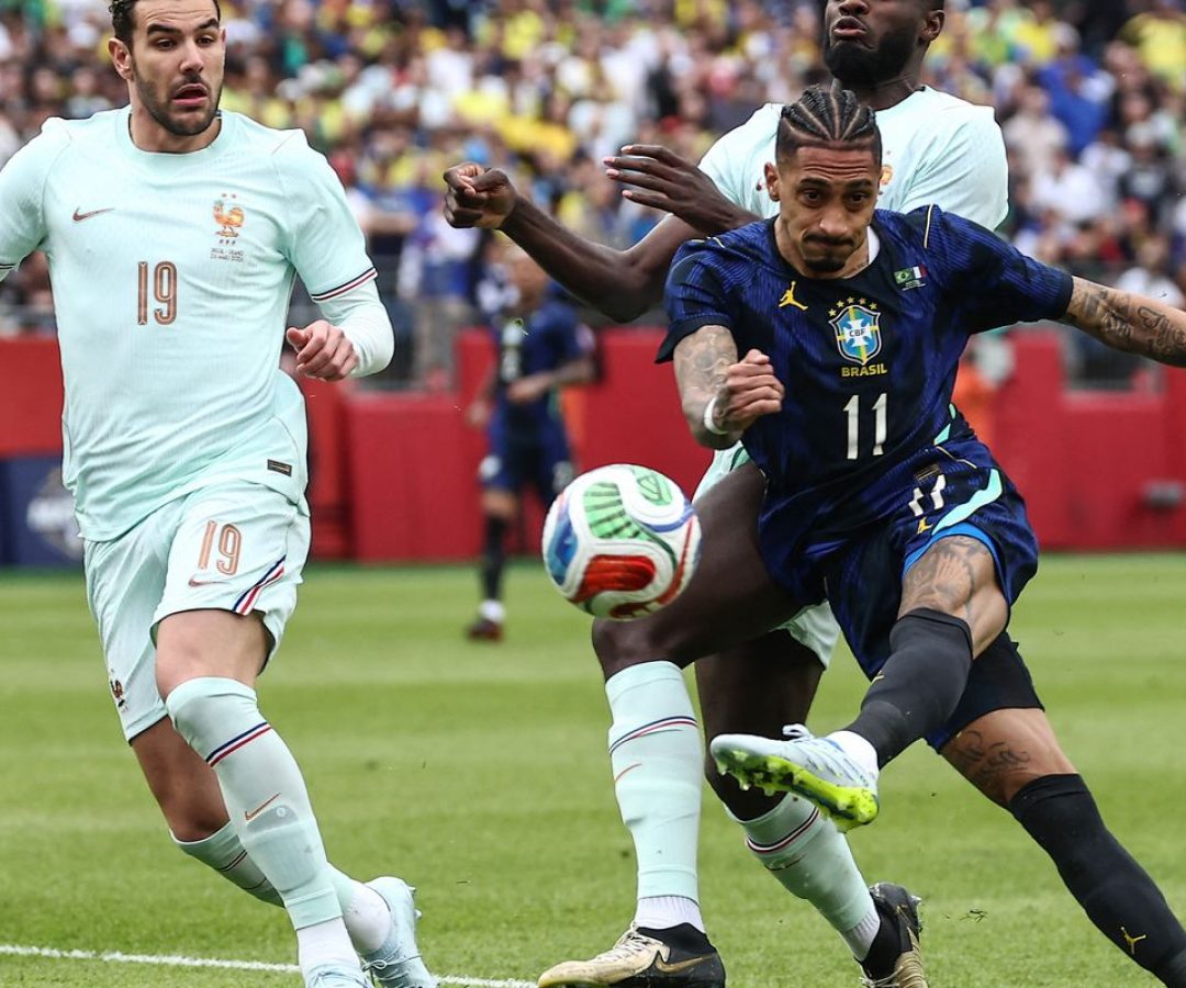 Raphinha e Wesley são cortados da seleção brasileira