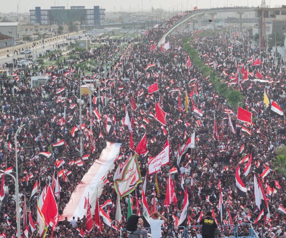 Multidões no Irã marcam 40º dia da morte do líder Supremo Khamenei