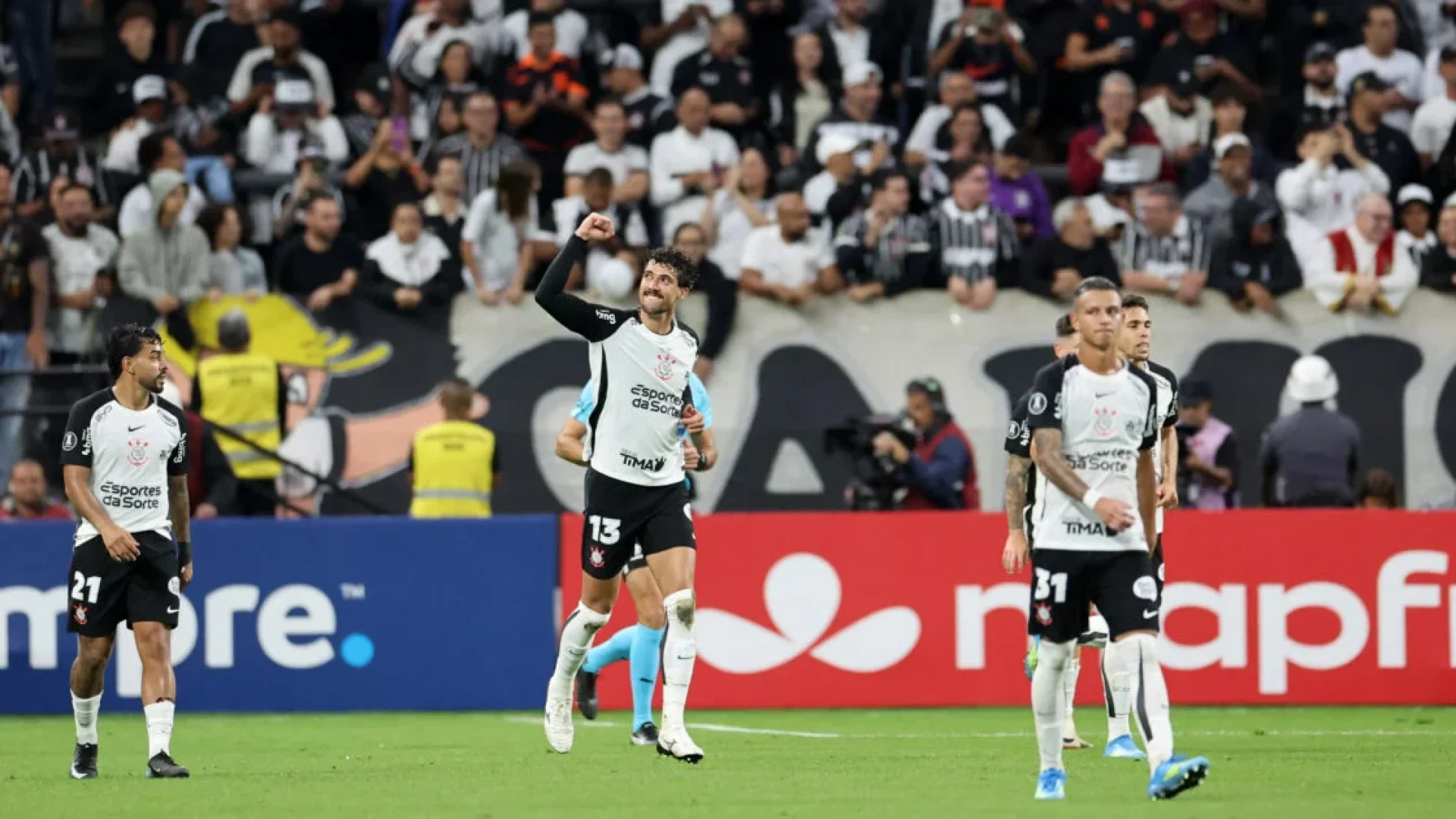 Corinthians joga contra Peñarol para encaminhar vaga na Libertadores