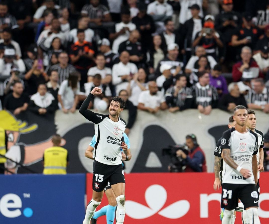 Corinthians derrota Santa Fe e segue 100% na Copa Libertadores