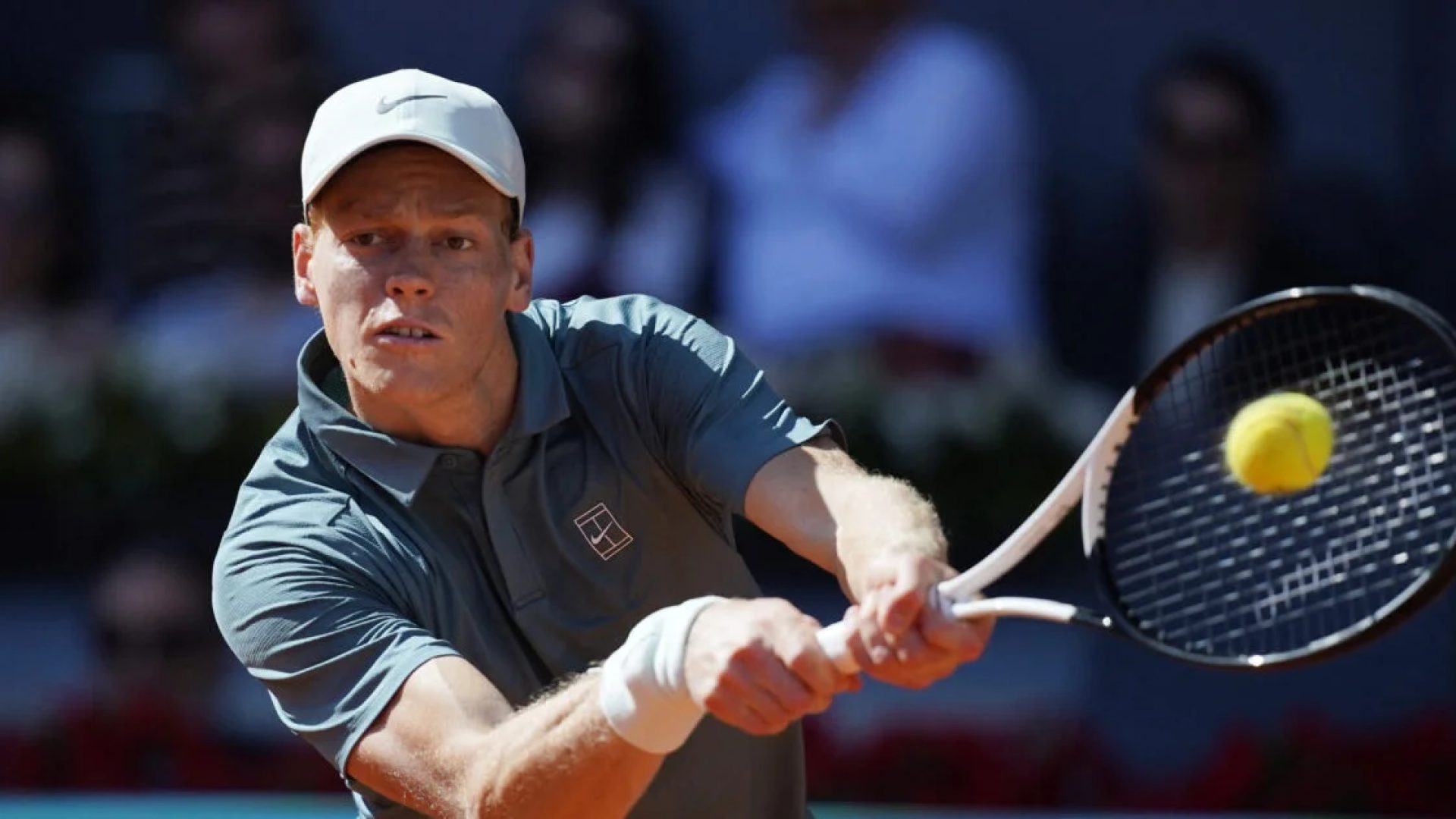 Jannik Sinner vence Moller e avança às oitavas em Madri