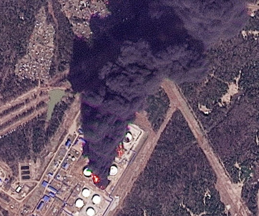 Drones ucranianos atingem instalações petrolíferas russas