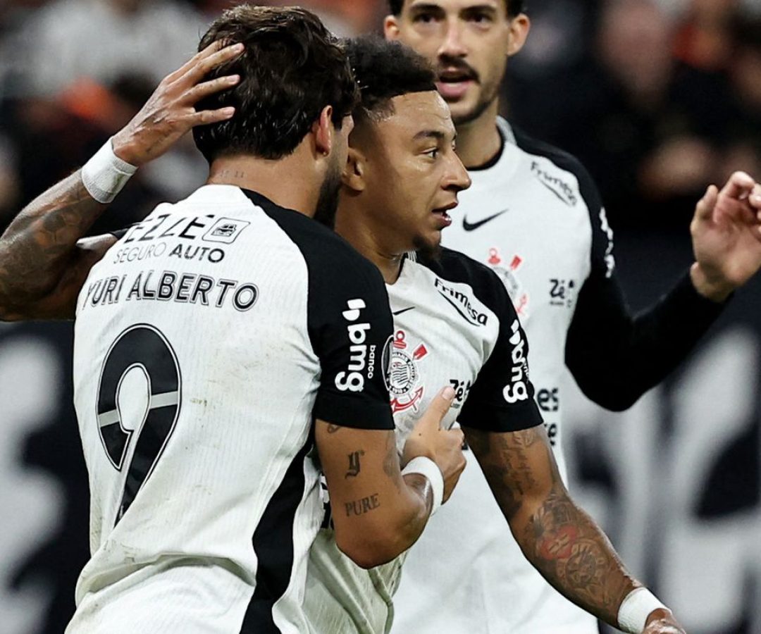 Corinthians derrota Peñarol para seguir 100% na Libertadores