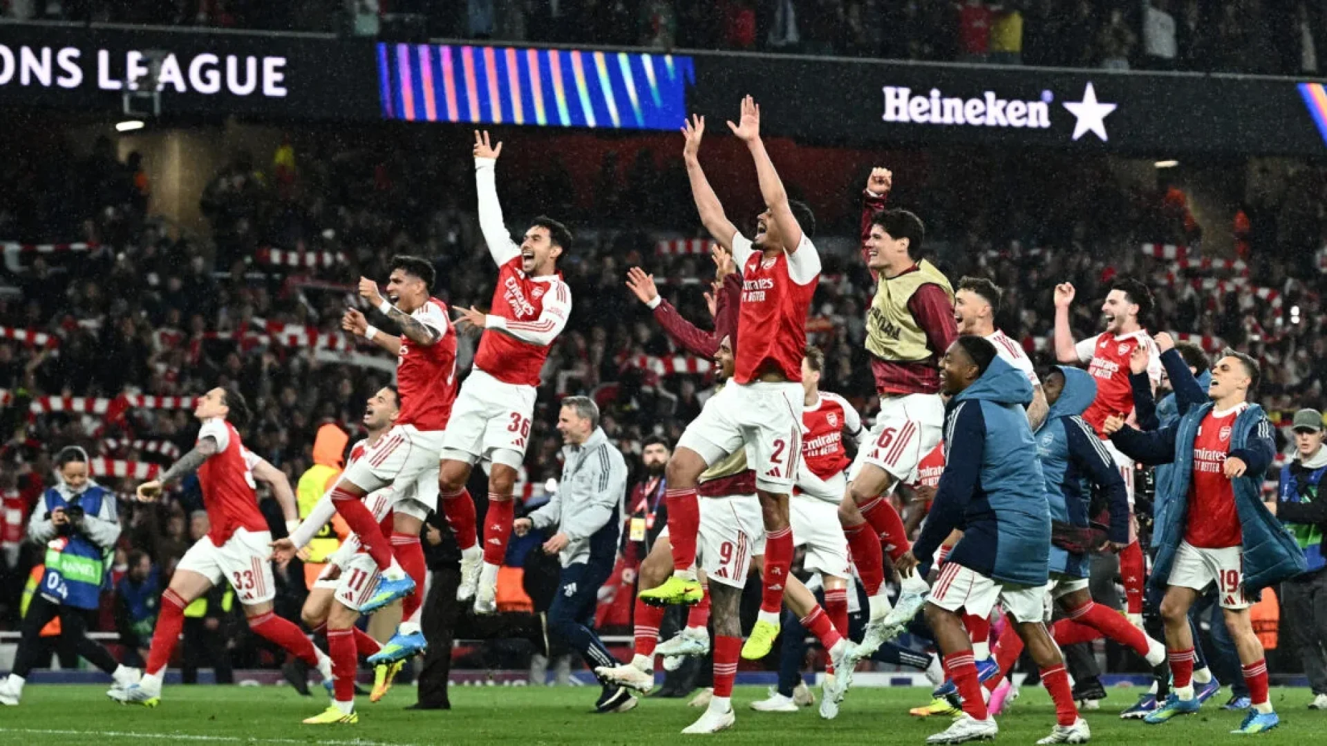 Arsenal vence Atlético de Madrid e avança à final da Champions League após 20 anos