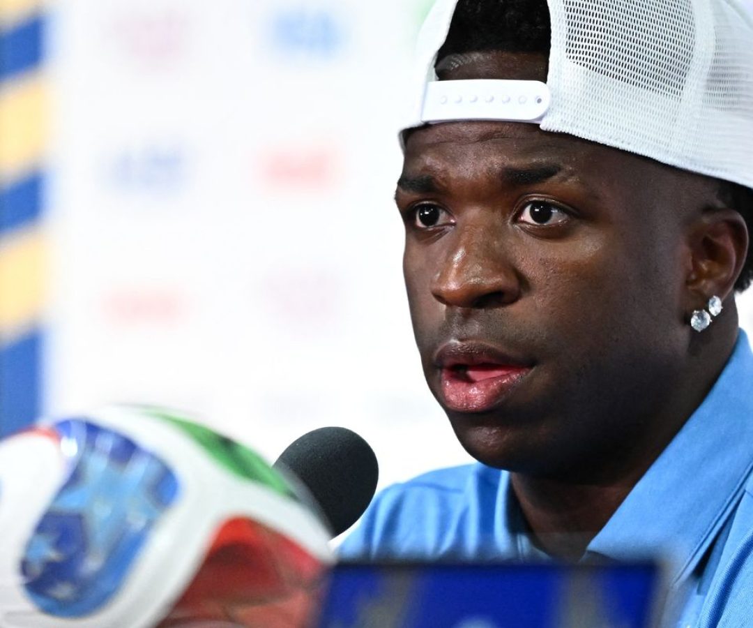 Mais experiente, Vini Jr. afirma que Brasil "chega para ser campeão"