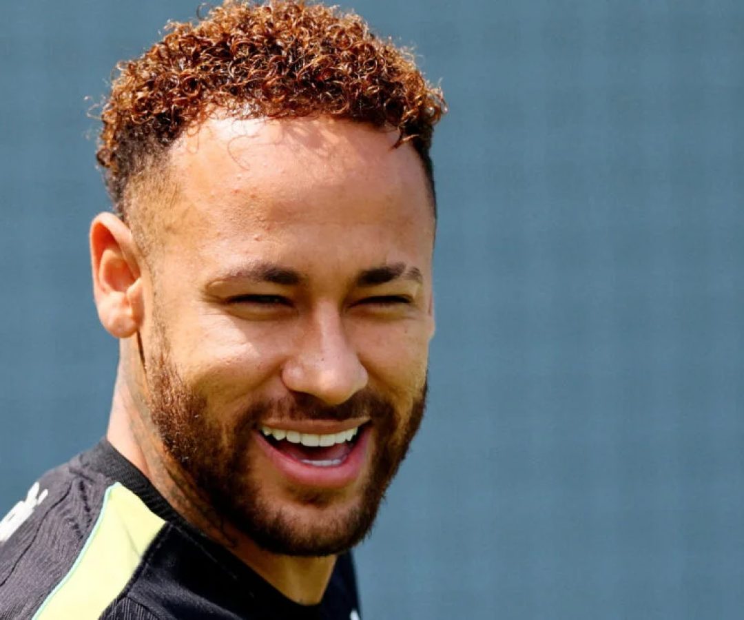 Neymar avança em recuperação e pode aparecer contra Escócia