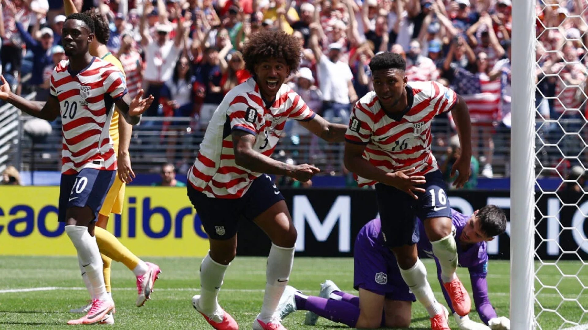 EUA se classificam às oitavas de final da Copa do Mundo