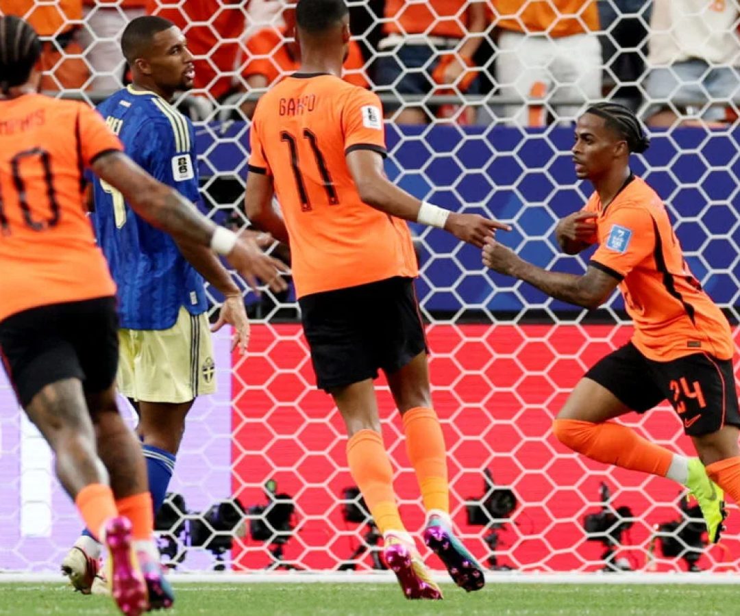 Holanda goleia Suécia por 5 a 1 e assume liderança do Grupo F