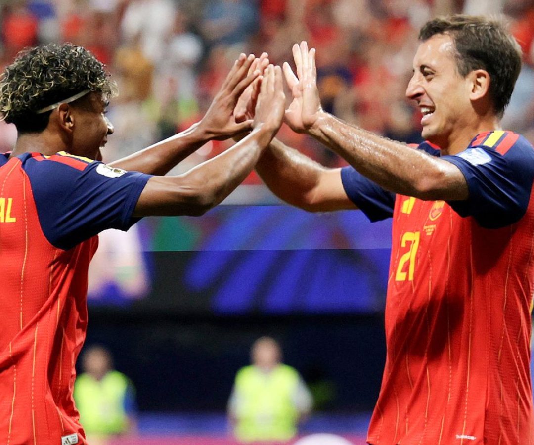 Espanha desencanta e vence a 1ª na Copa goleando a Arábia Saudita