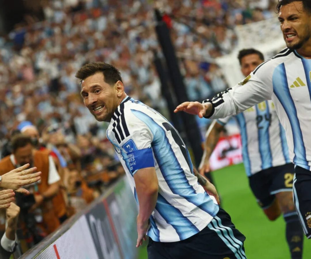 Messi quebra recorde de gols em Copas e leva Argentina às oitavas
