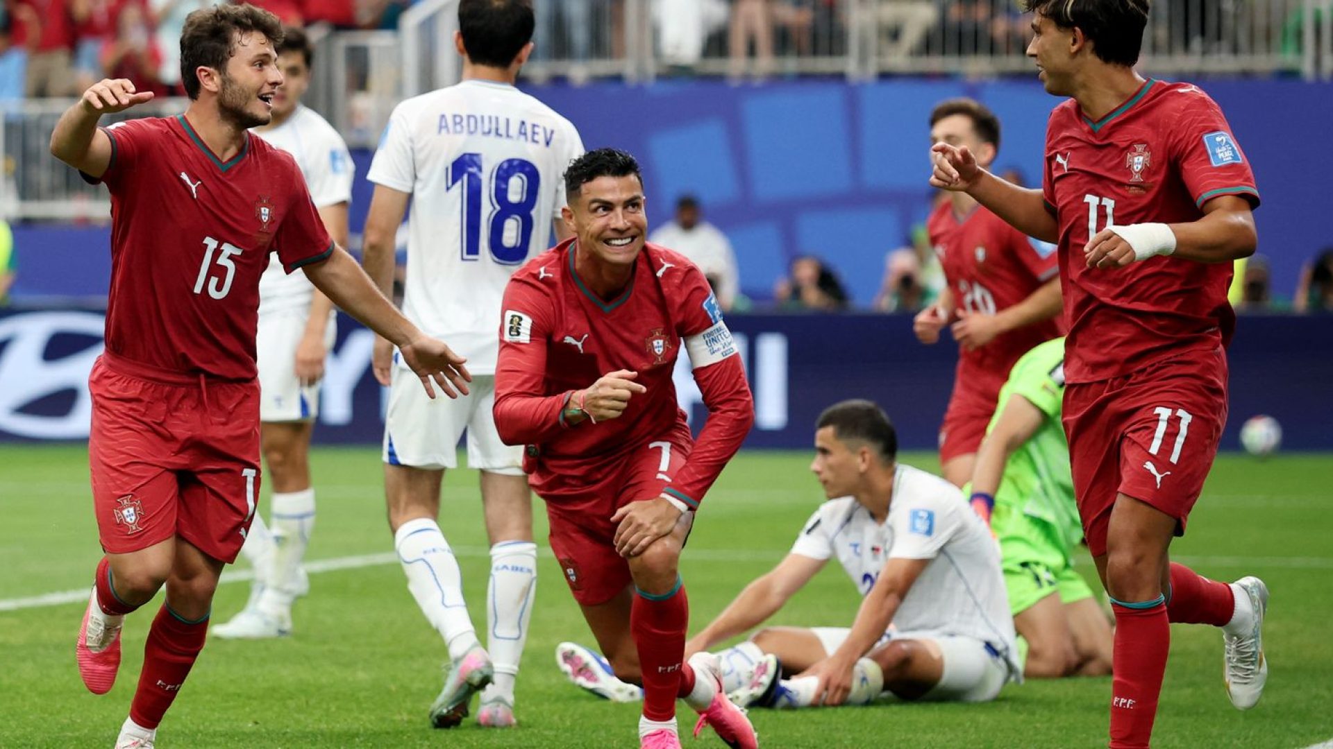 Cristiano Ronaldo faz dois gols e Portugal vence o Uzbequistão por 5x0