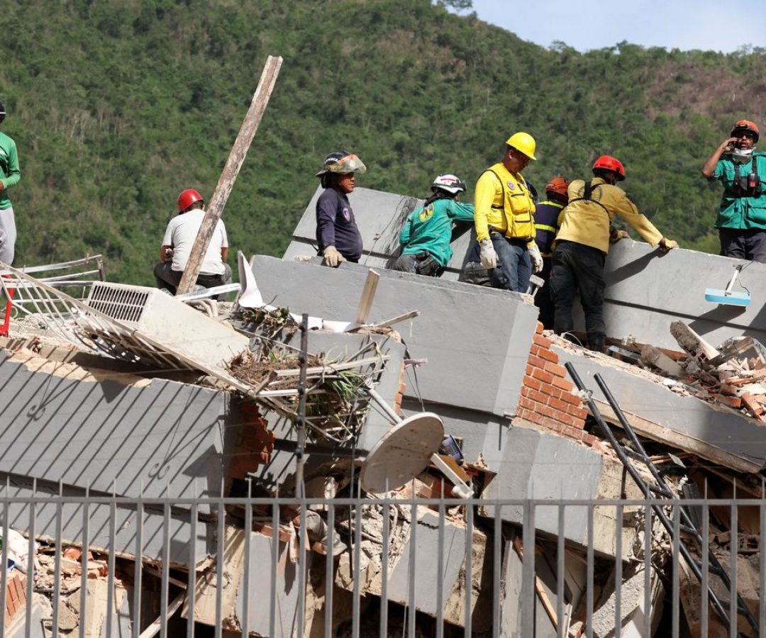 Número de mortos por terremoto na Venezuela sobe para 1.450