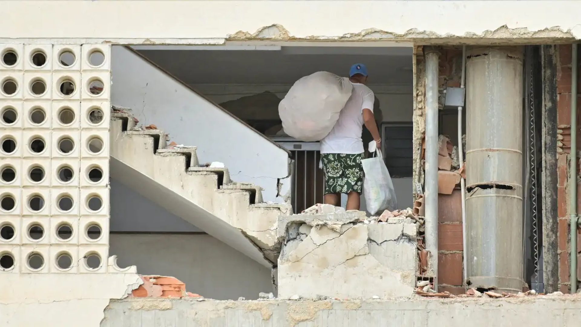 Número de mortos em terremotos na Venezuela se aproxima de 1.500