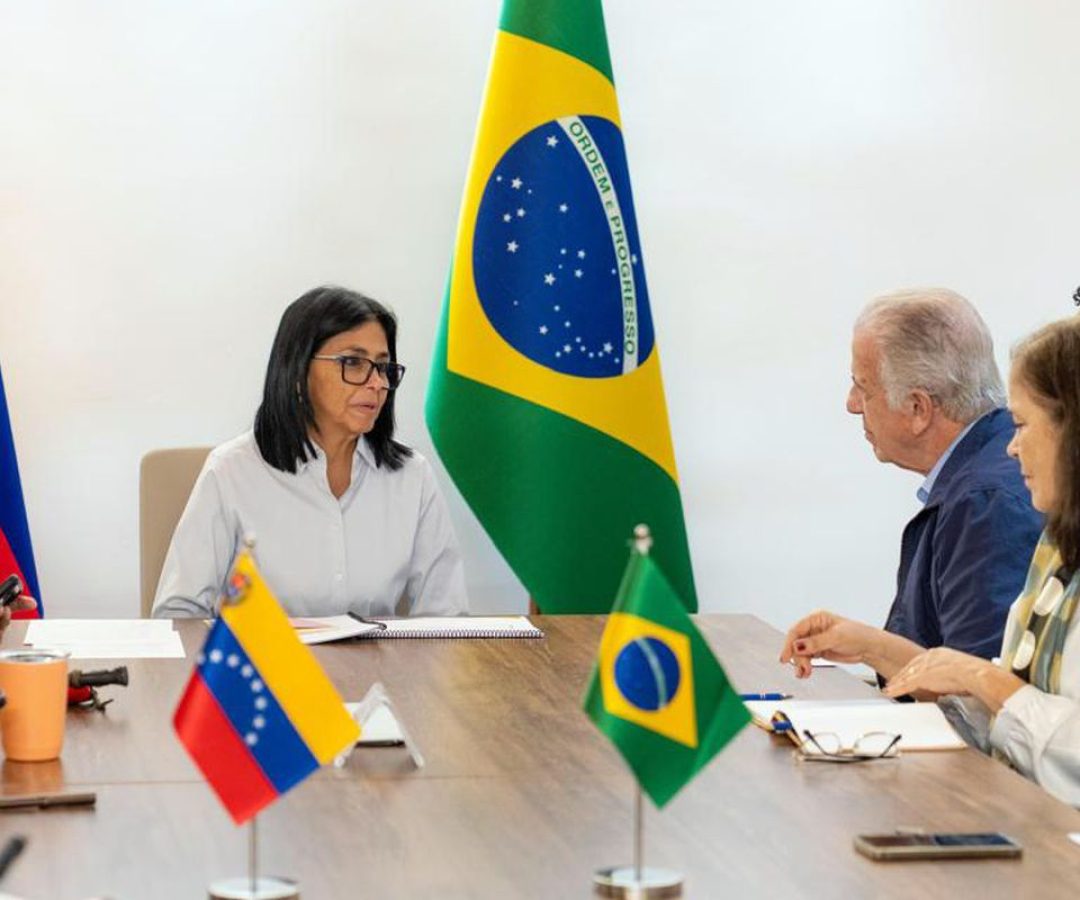 "Ajuda brasileira não será episódica", diz Múcio em visita à Venezuela