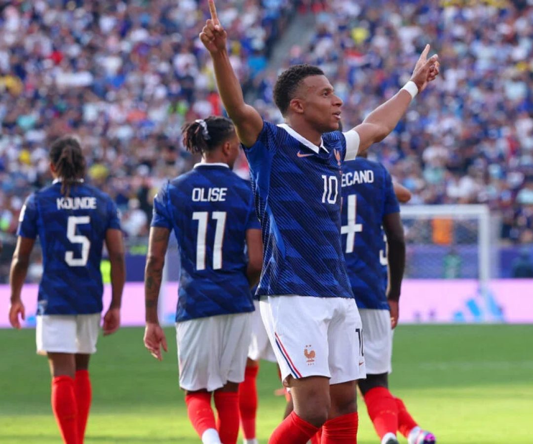 França avança nas oitavas da Copa após golear Suécia