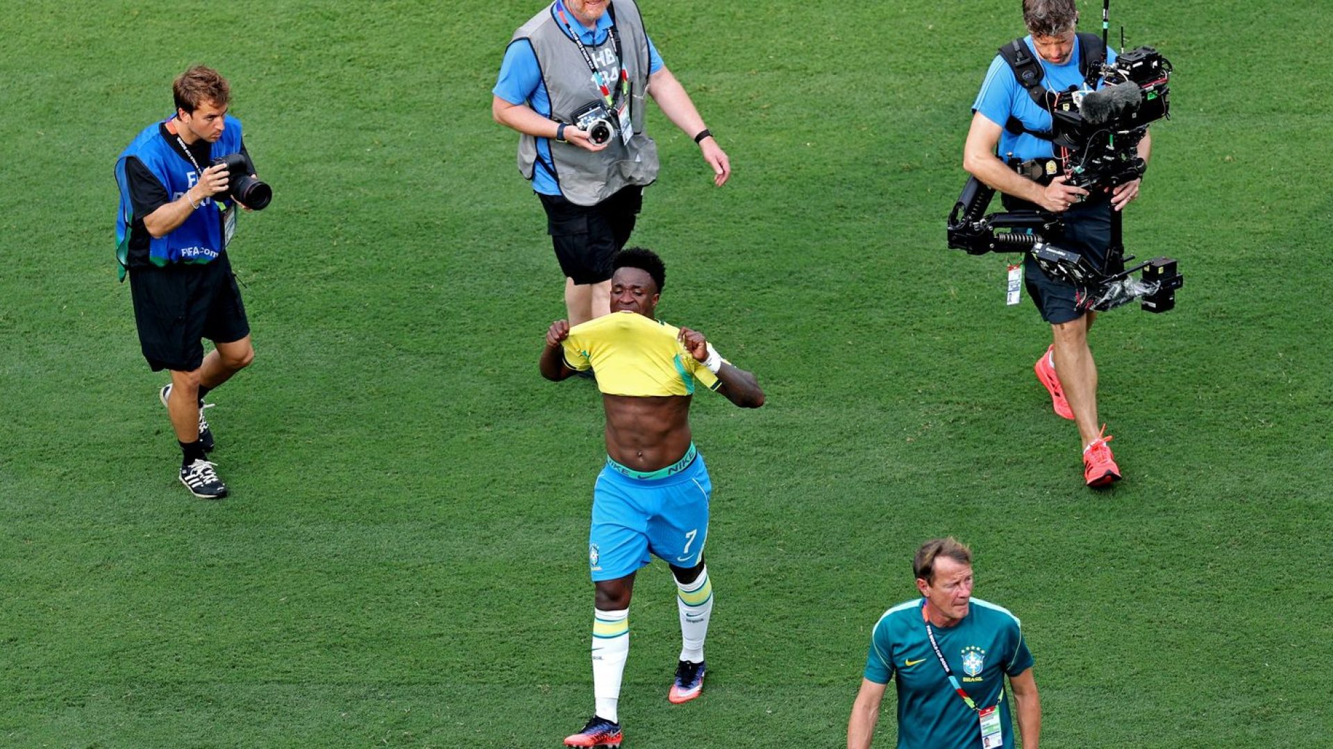 Vini Jr. mantém sonho do hexa e Marquinhos fala em tom de adeus