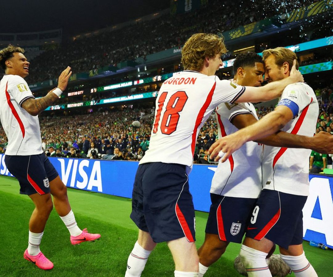 Com um a menos, Inglaterra derruba México no Azteca e segue na Copa