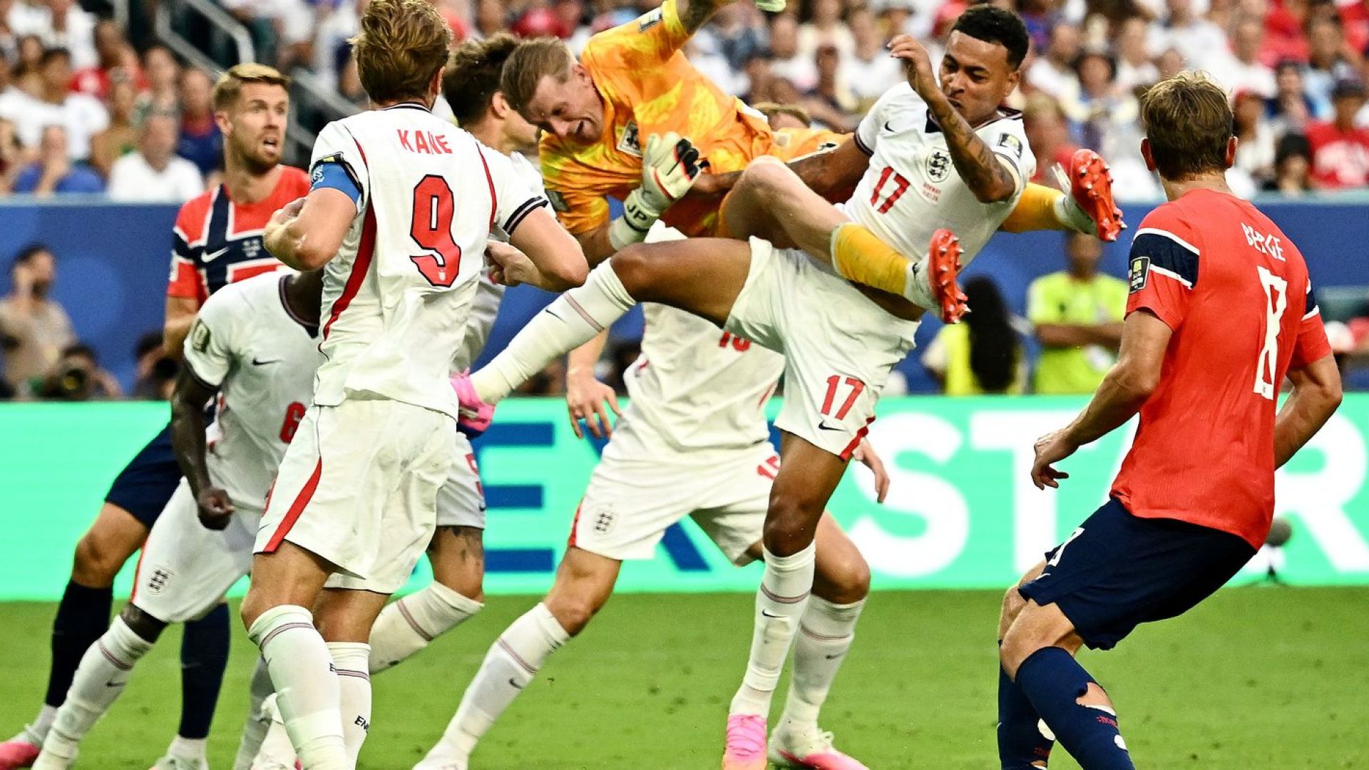 Inglaterra passa pela Noruega na prorrogação e está na semifinal