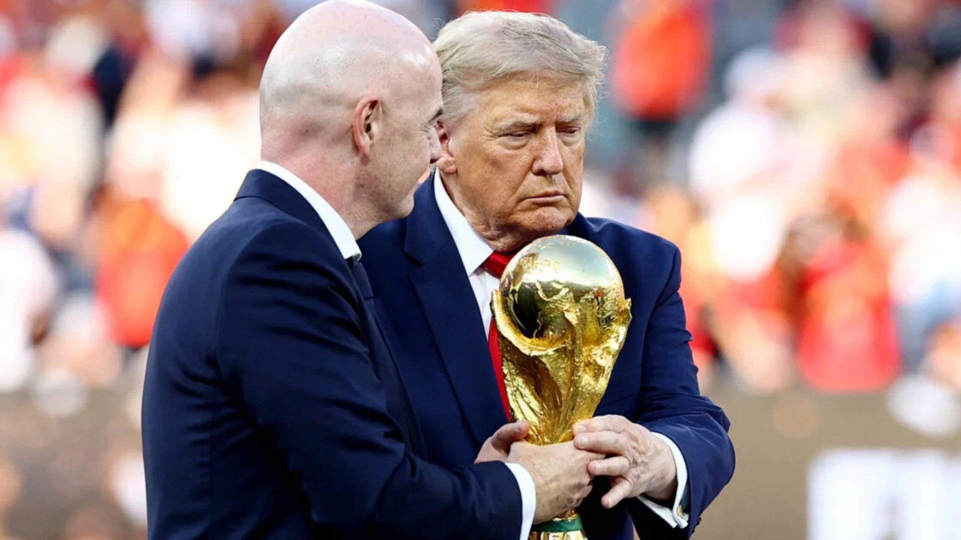 Vaias a Trump e Infantino marcam cerimônia da Copa do Mundo