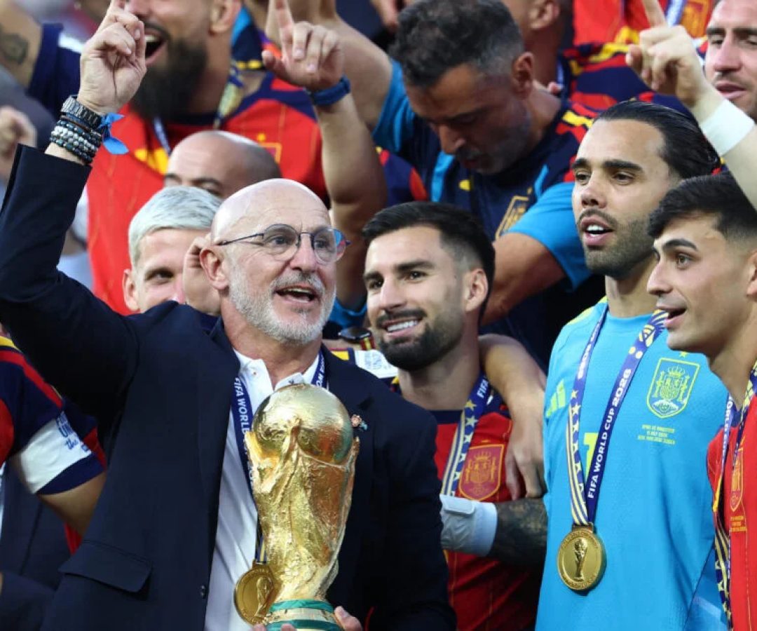 Técnico da Espanha, Luis de la Fuente exalta seleção após vitória na Copa: ‘Orgulho’