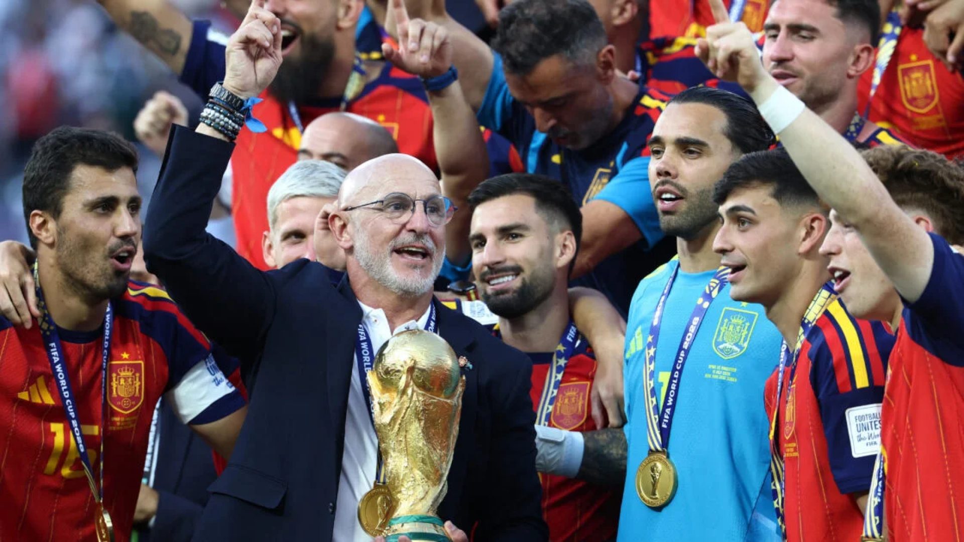 Técnico da Espanha, Luis de la Fuente exalta seleção após vitória na Copa: ‘Orgulho’