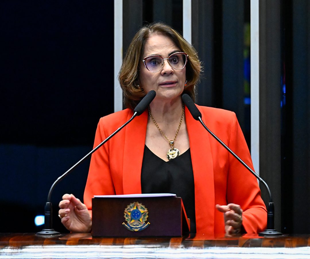 Em discurso, à tribuna, senadora Damares Alves (Republicanos-DF).