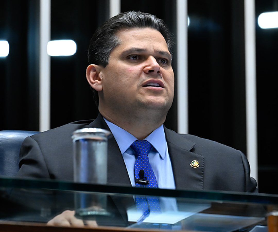 Presidente do Senado anuncia prioridade para projetos sobre maus-tratos a animais — Senado Notícias