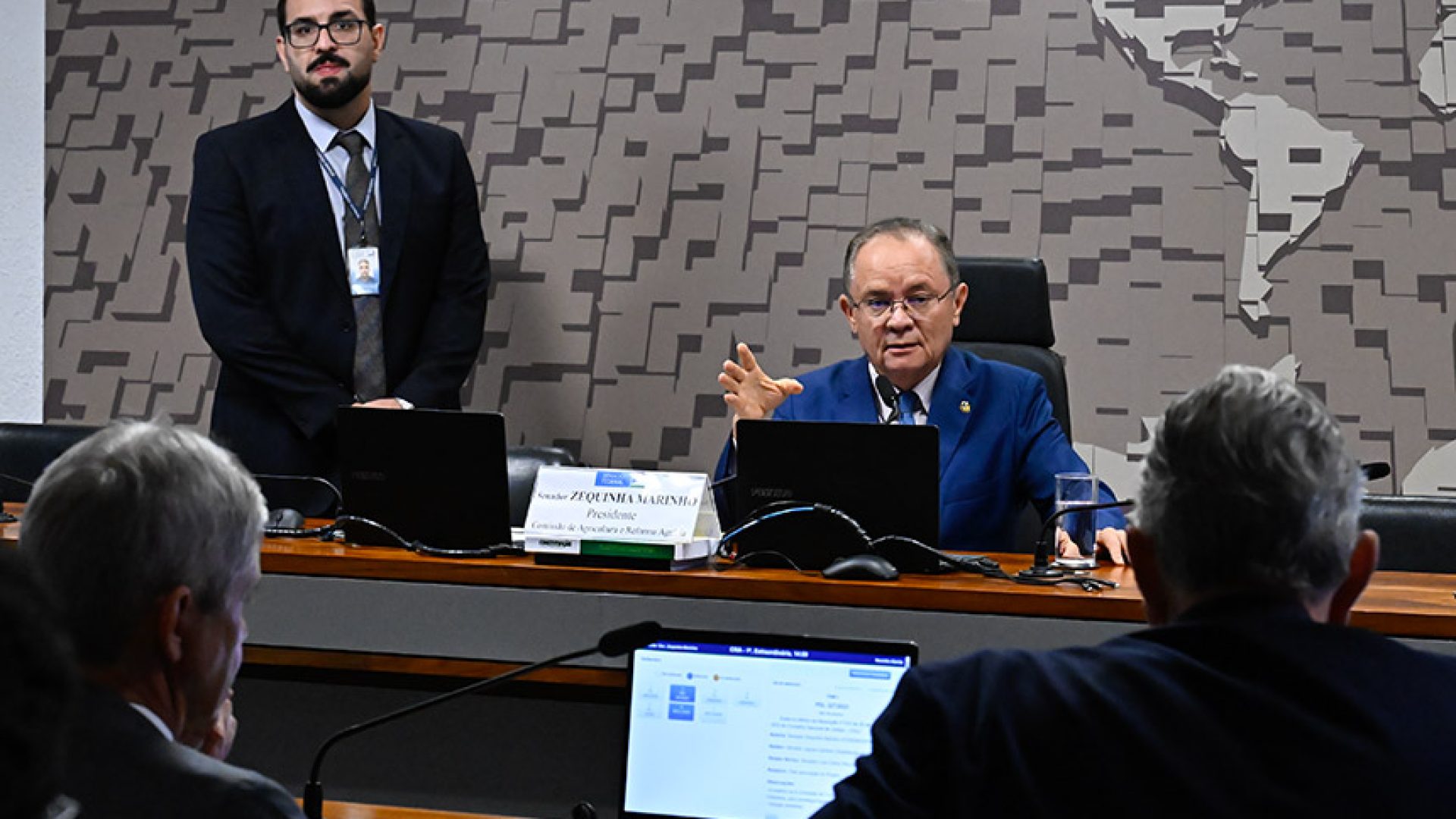 Projeto que susta a criação de comissões de soluções fundiárias passa na CRA — Senado Notícias