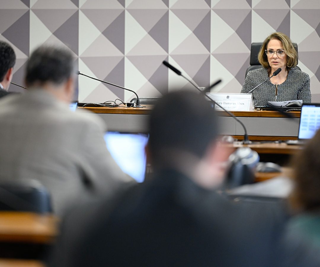 CDH adia análise de cota em universidade para egresso de programa de acolhimento — Senado Notícias