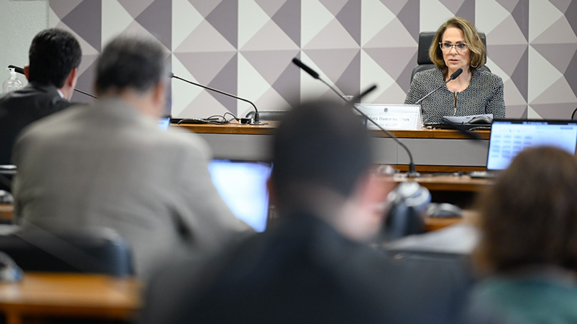 CDH adia análise de cota em universidade para egresso de programa de acolhimento — Senado Notícias