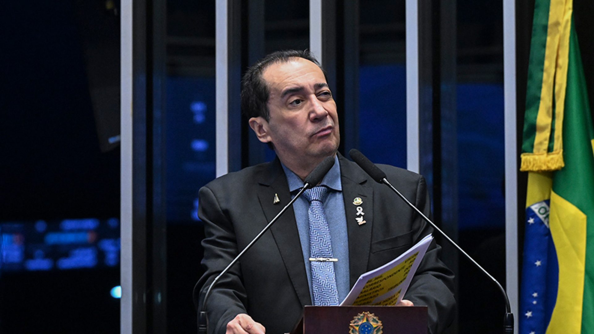 Em discurso, à tribuna, senador Jorge Kajuru (PSB-GO).