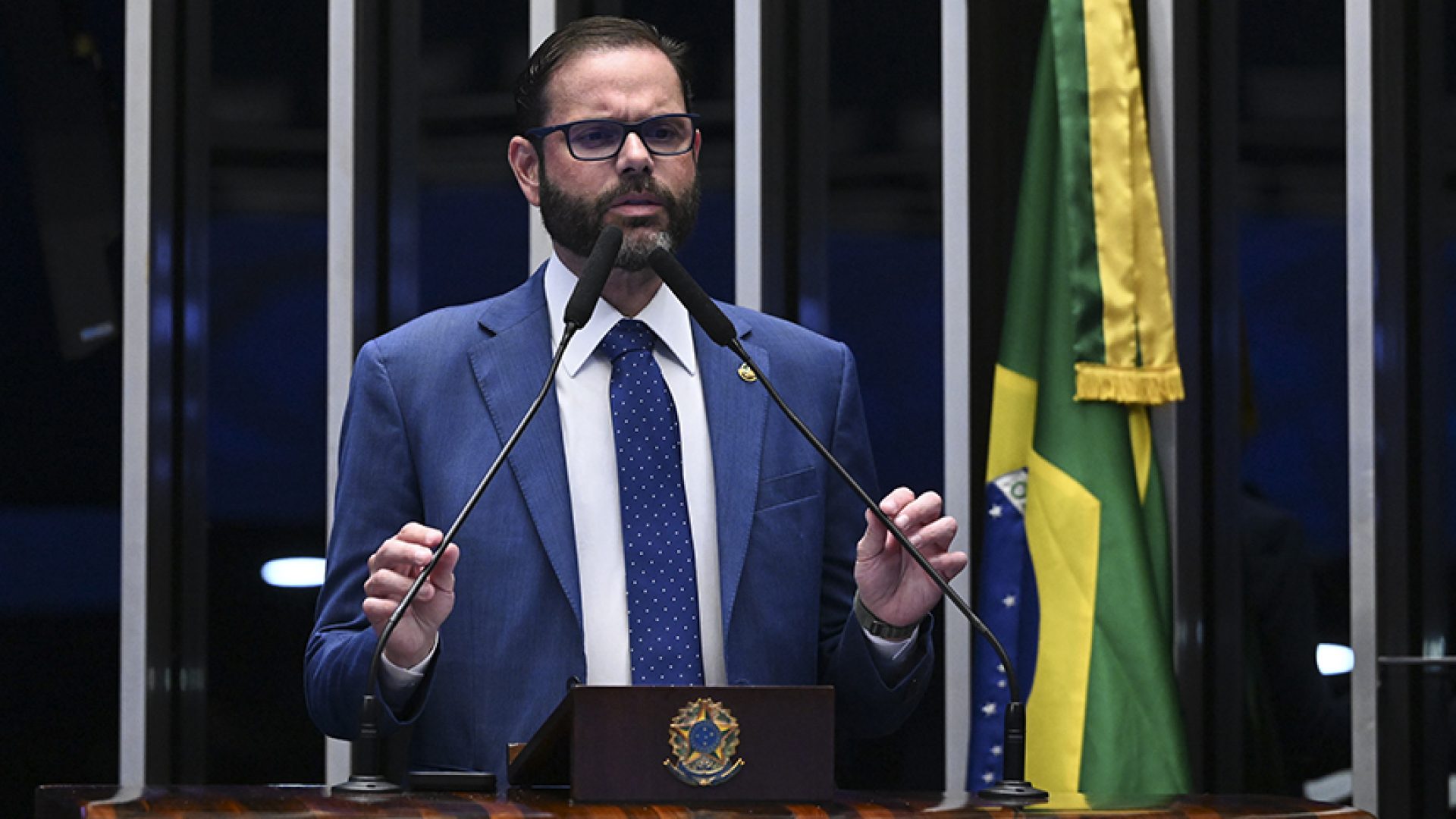 À tribuna, em discurso, senador Jorge Seif (PL-SC).
