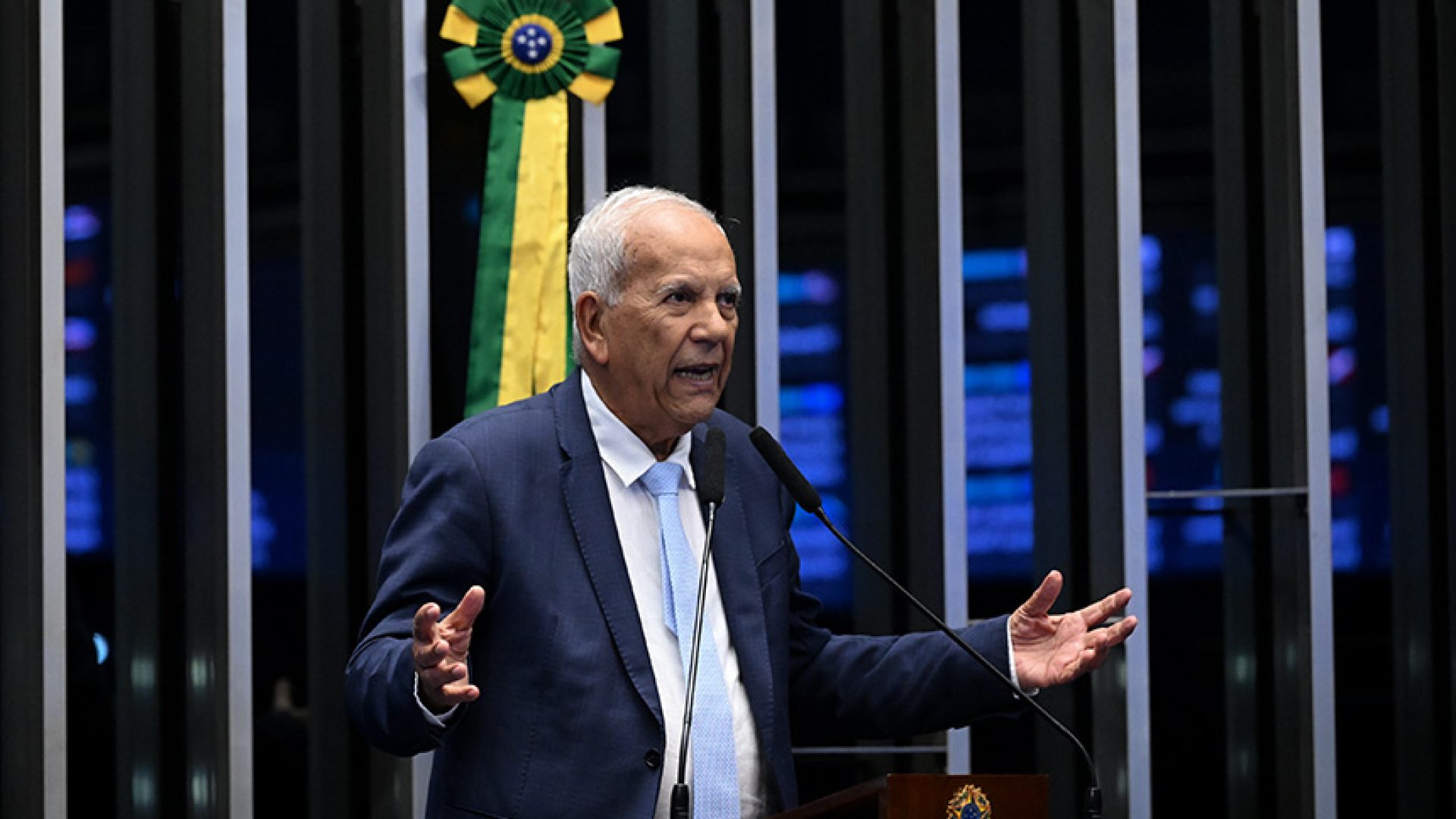 Em discurso, à tribuna, senador Oriovisto Guimarães (PSDB-PR).