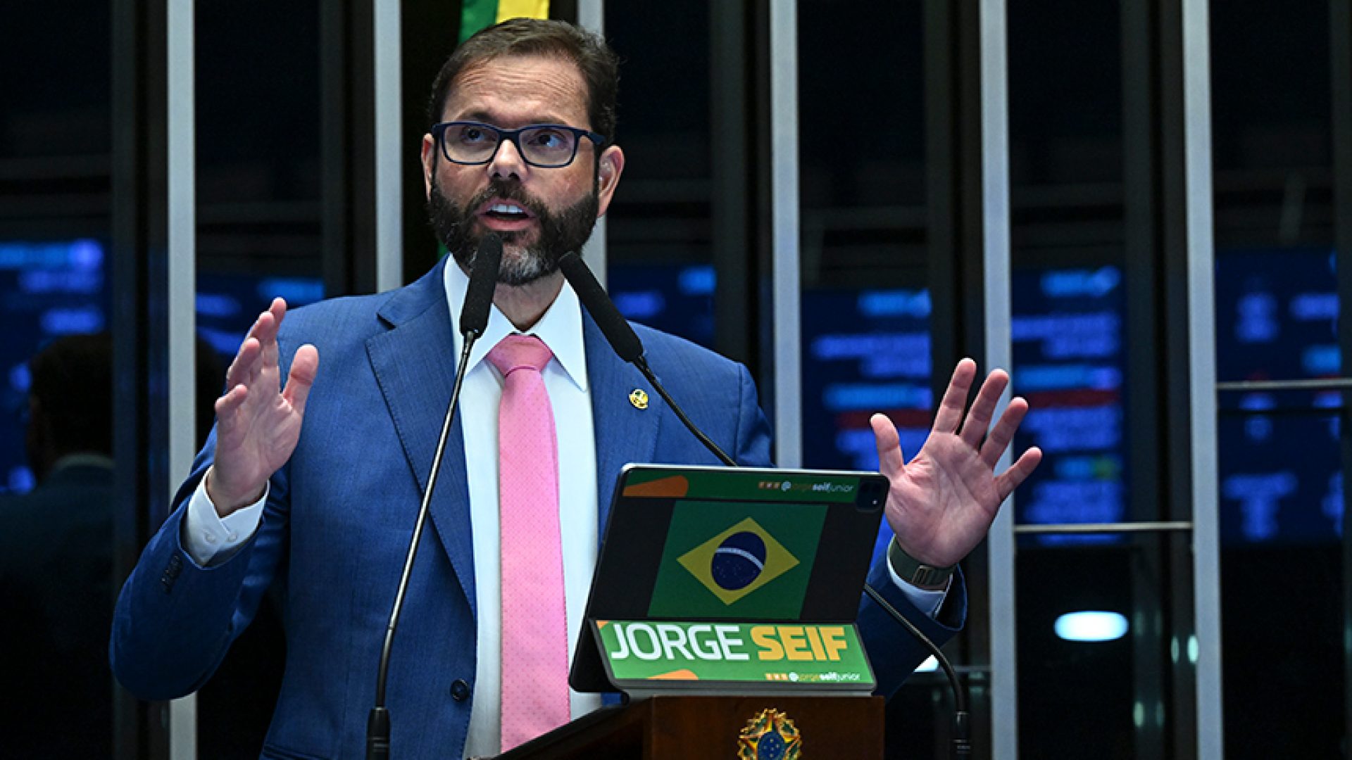 Em discurso, à tribuna, senador Jorge Seif (PL-SC).