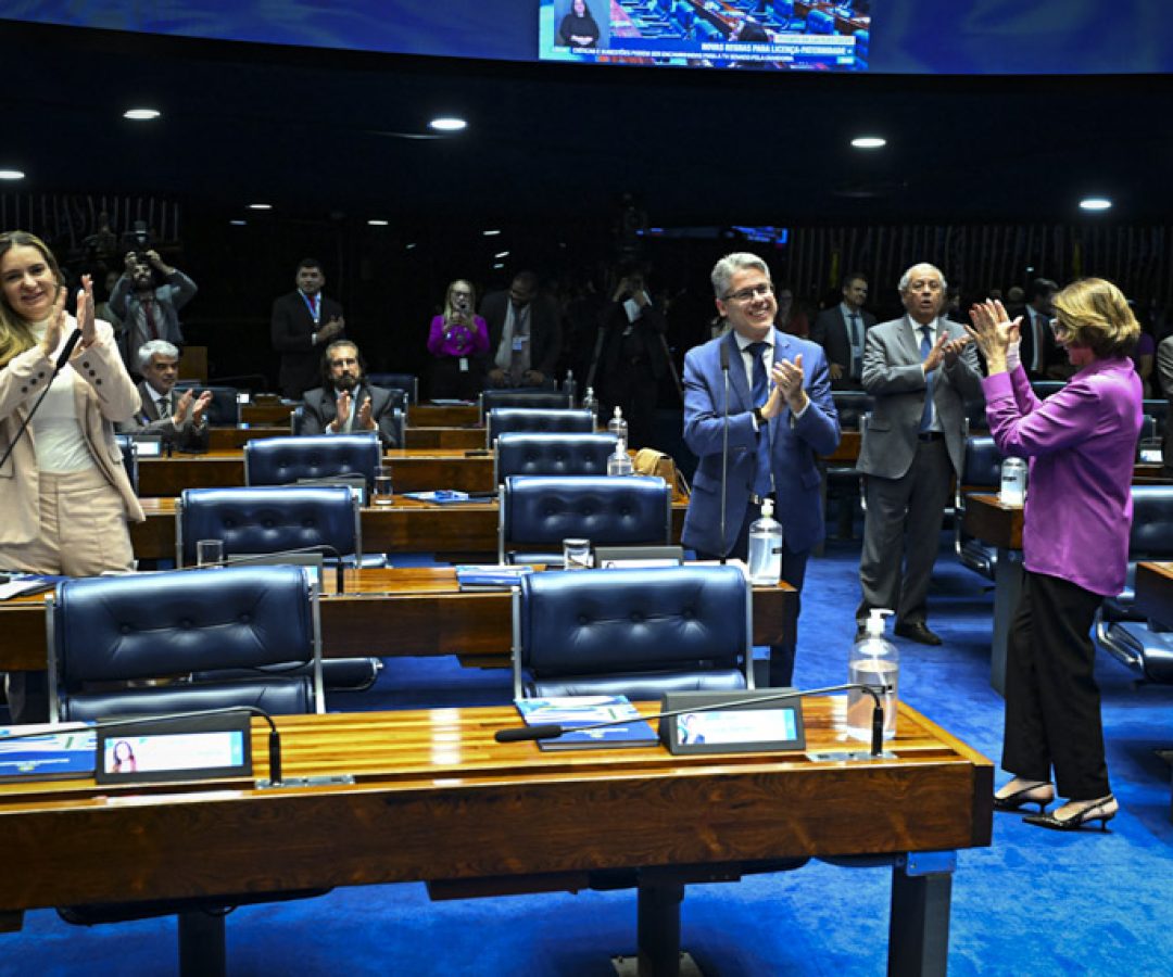 Aumento gradual da licença-paternidade vai à sanção presidencial — Senado Notícias