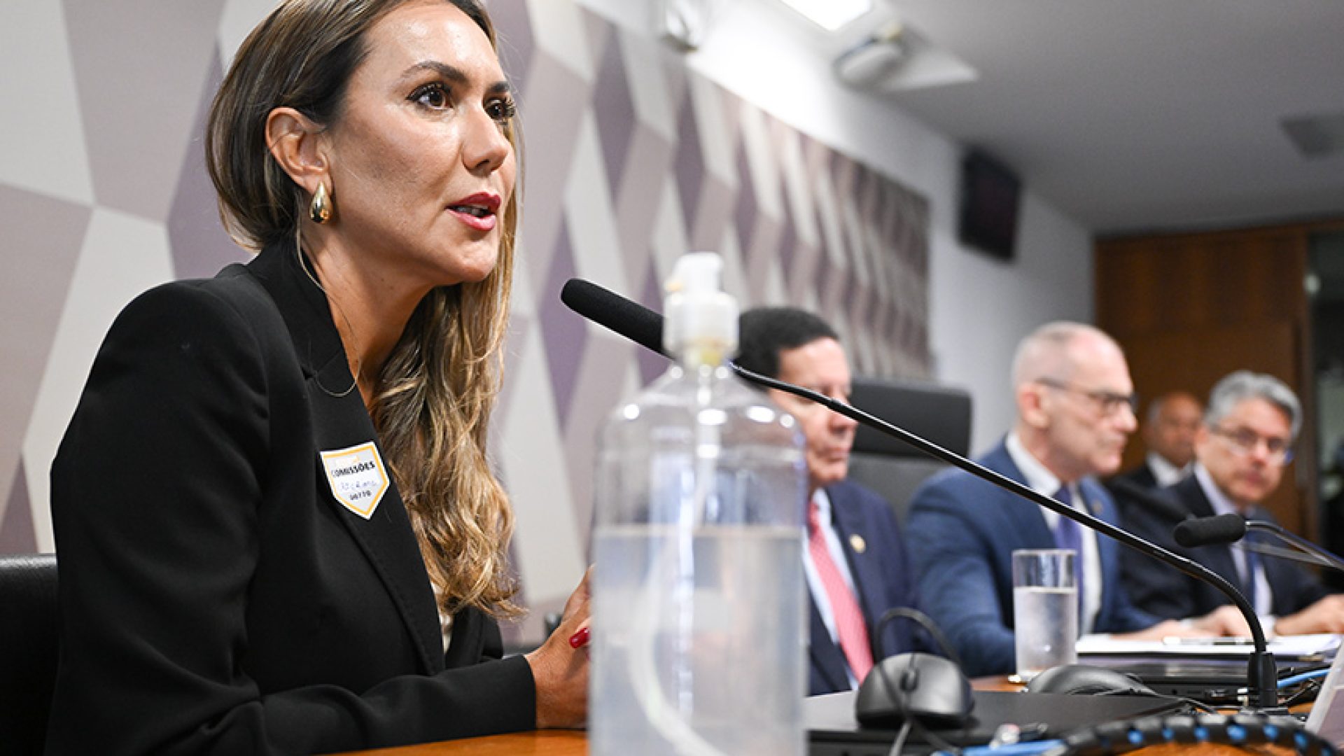 juíza alerta para aliciamento de crianças e adolescentes pelo crime — Senado Notícias